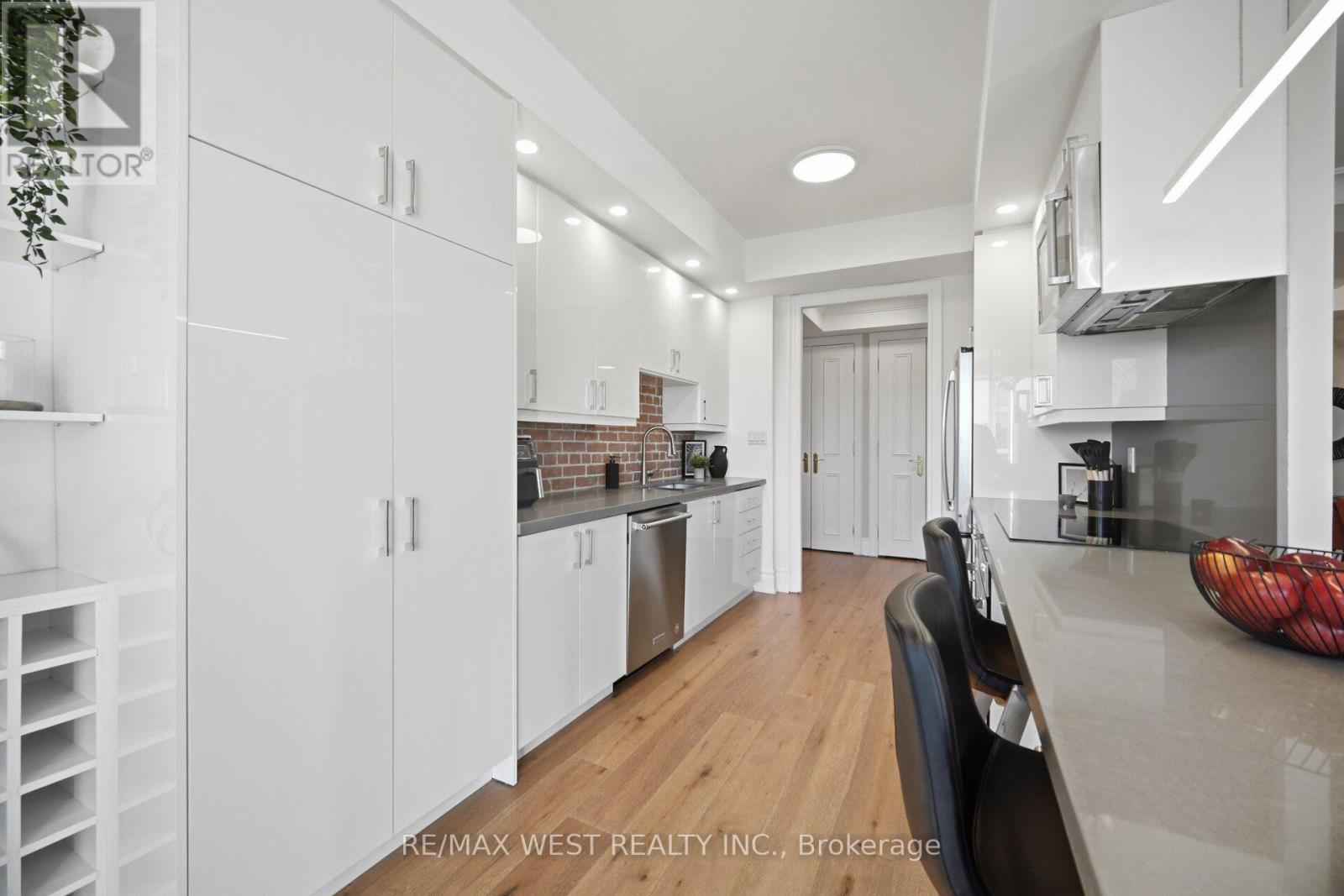 701- 10 Old York Mills Road, Toronto, ON photo 16