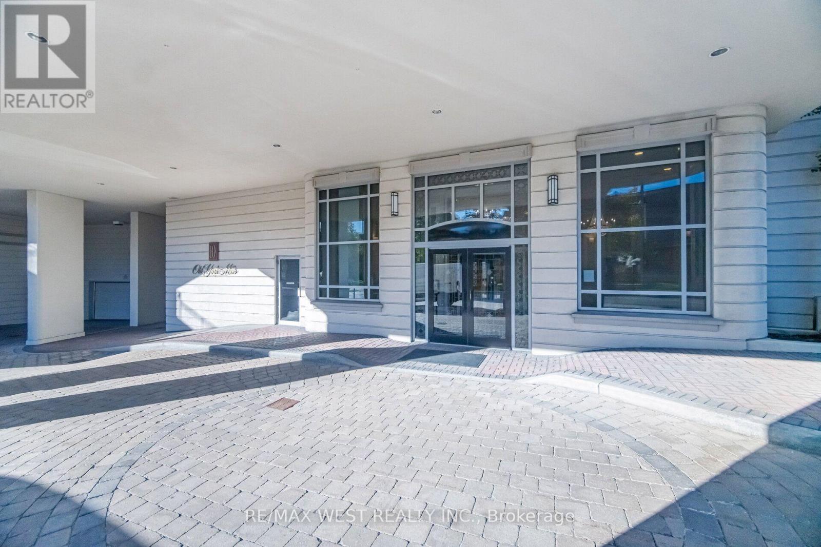 701- 10 Old York Mills Road, Toronto, ON photo 2