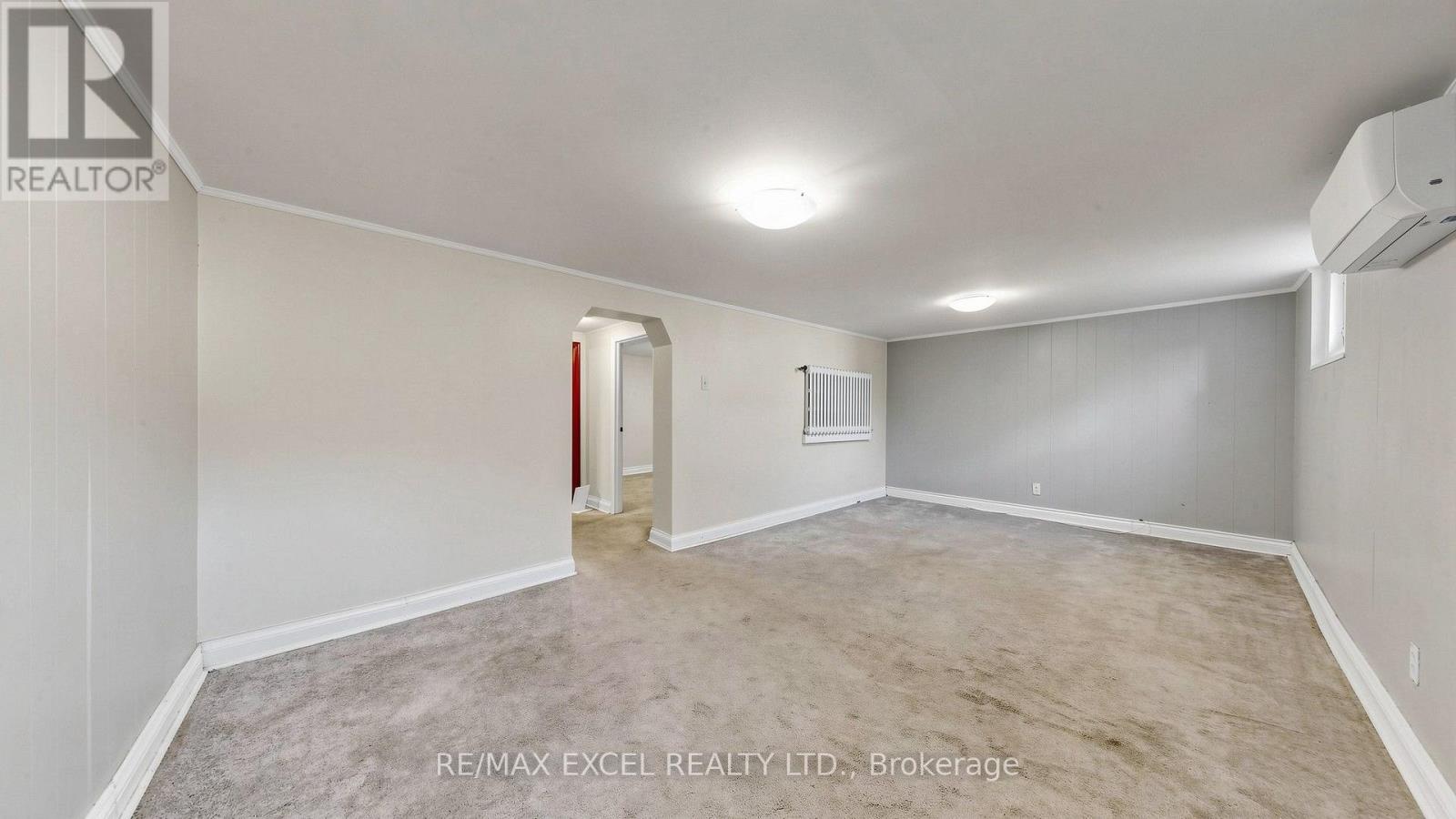 11 HUTTON AVENUE - 33