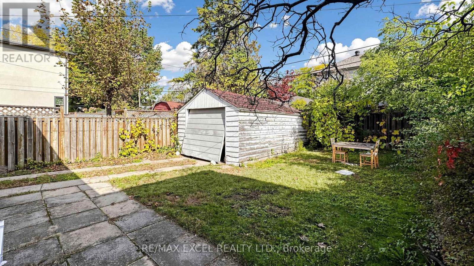 11 HUTTON AVENUE - 47