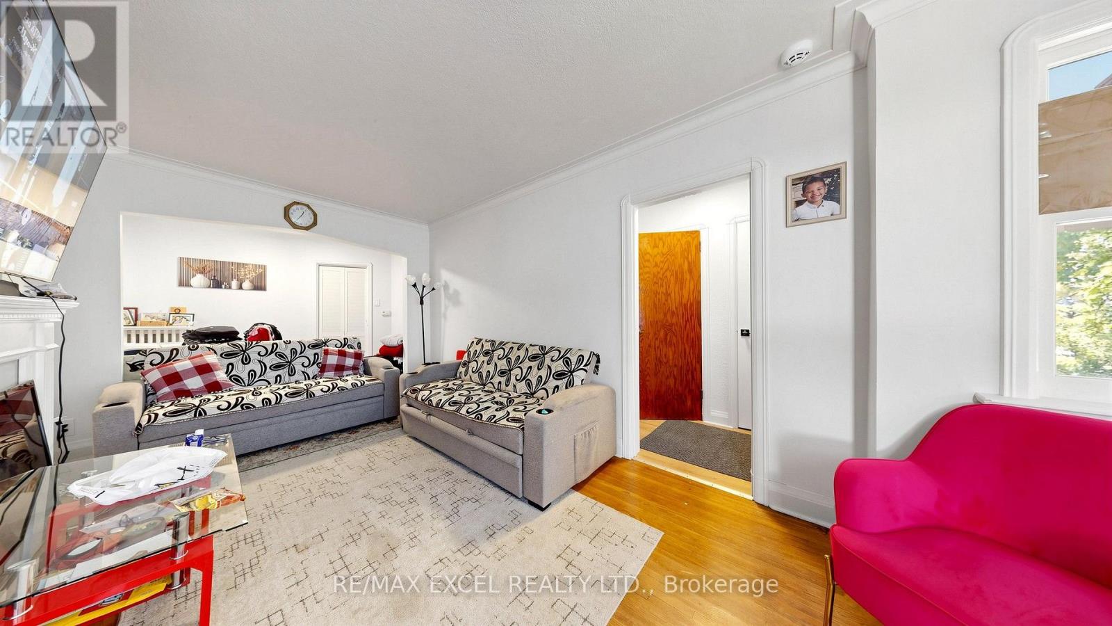 11 HUTTON AVENUE - 10