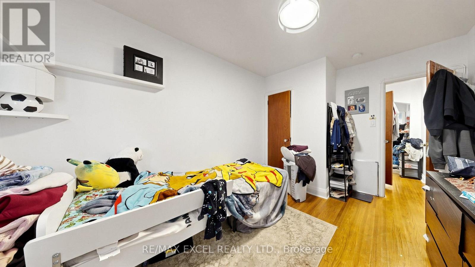 11 HUTTON AVENUE - 23