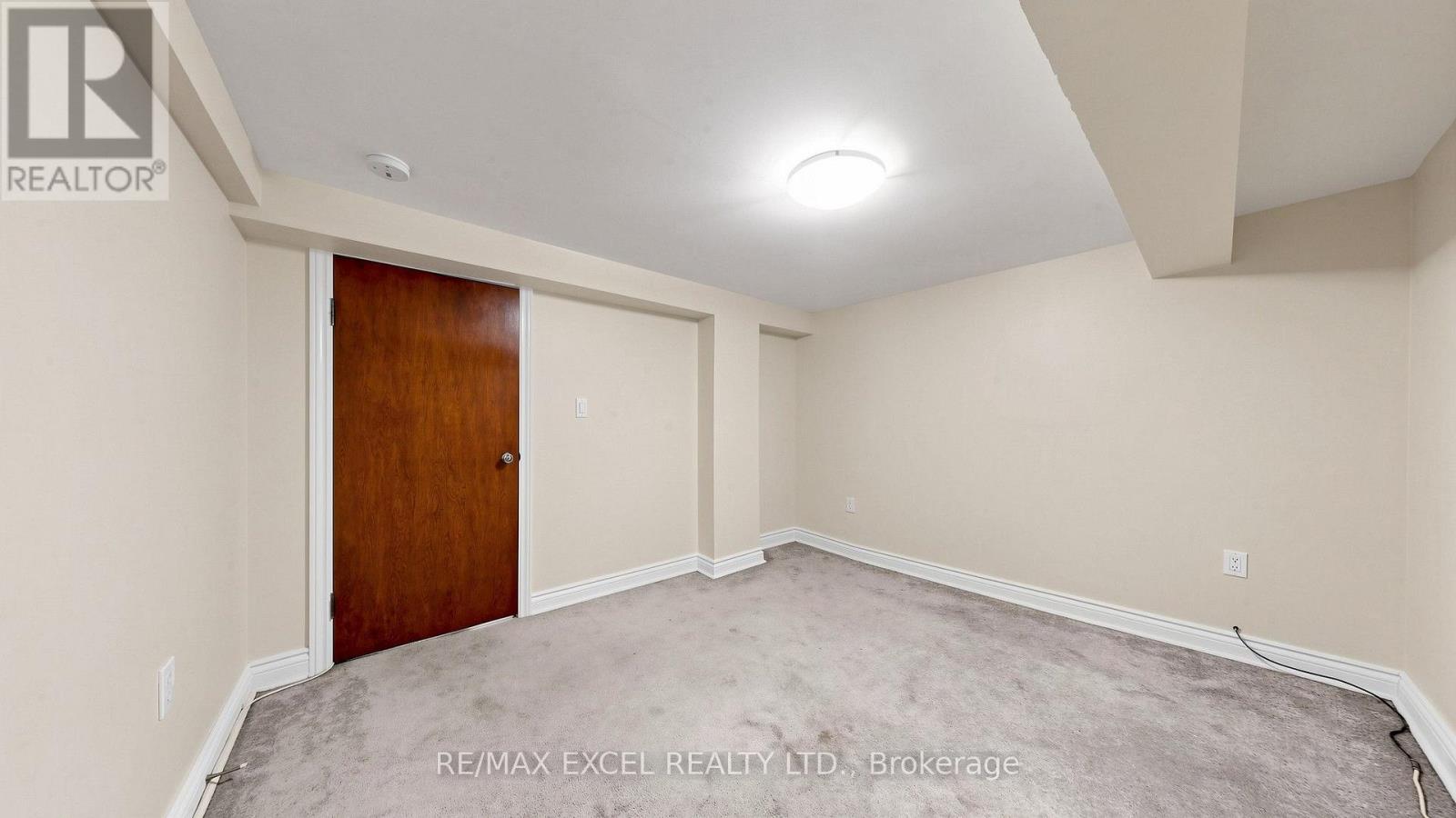 11 HUTTON AVENUE - 39