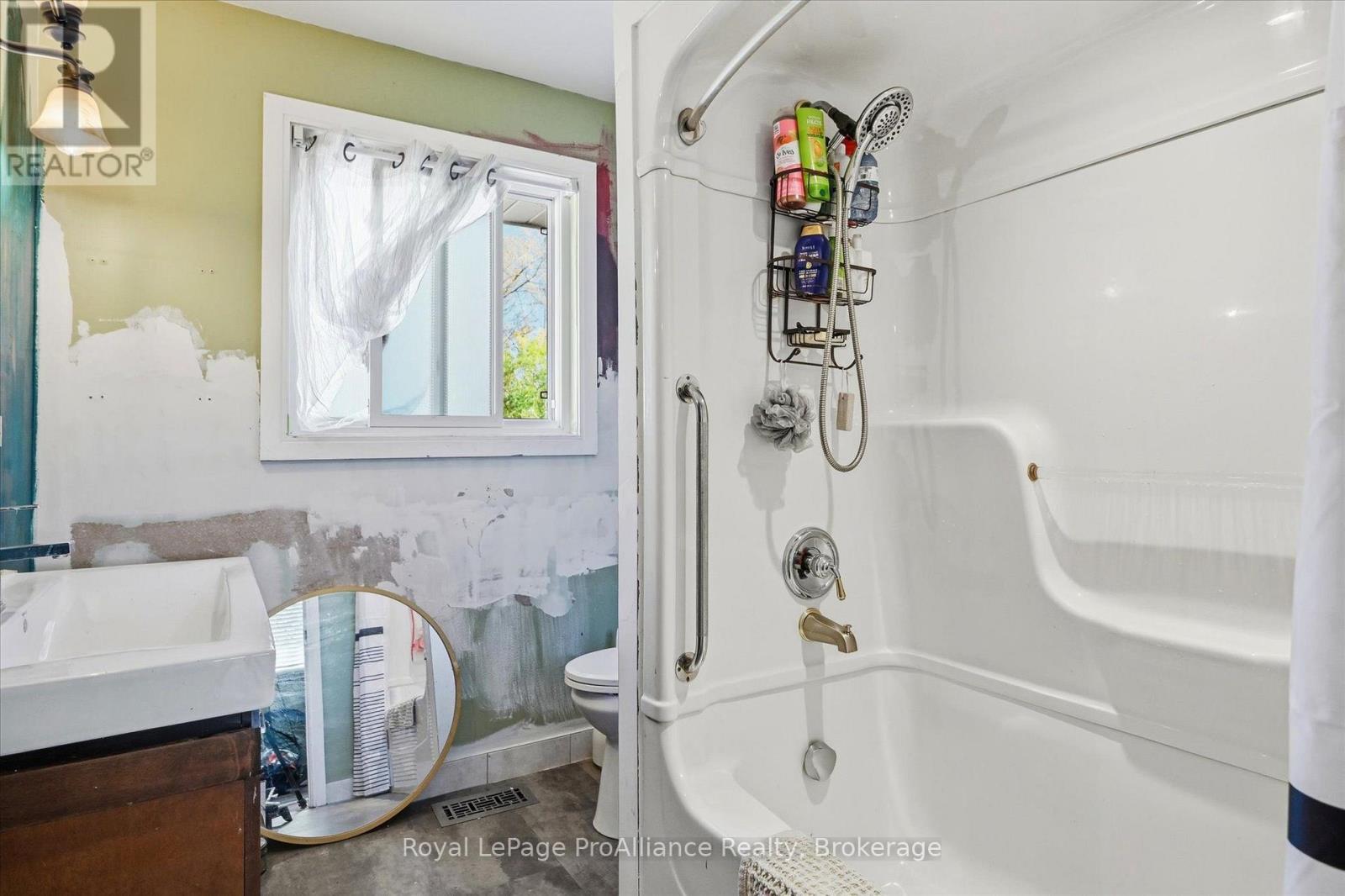 854 BARNARDO AVENUE - 17