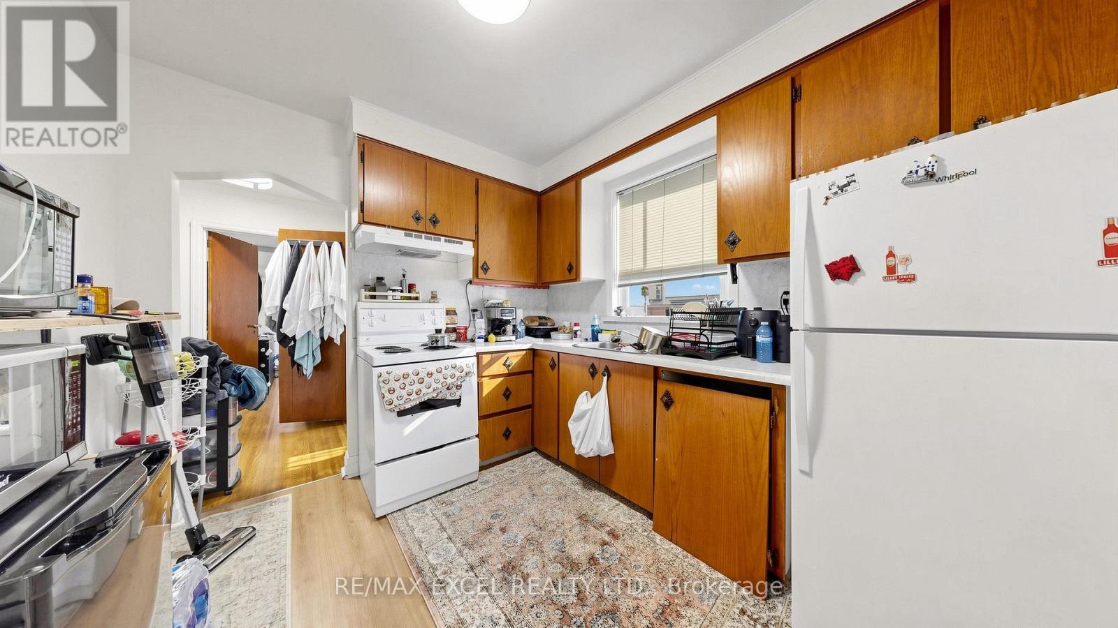 11 HUTTON AVENUE - 15