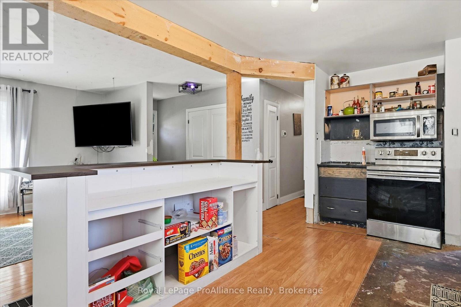 854 BARNARDO AVENUE - 12