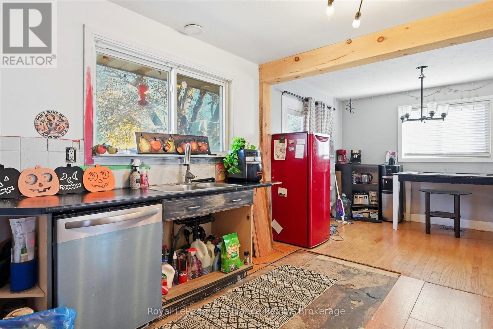 854 BARNARDO AVENUE - 14