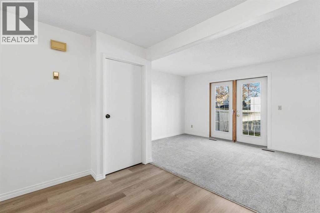 42, 32 Whitnel Court NE photo 6