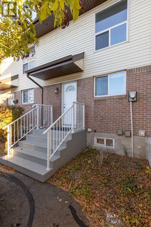 42, 32 Whitnel Court NE, Calgary, Alberta, T1Y5E3