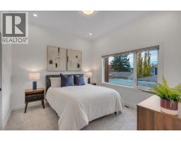 2327b Osborne Crescent Sw, Calgary, AB T2T0Y7 Photo 14