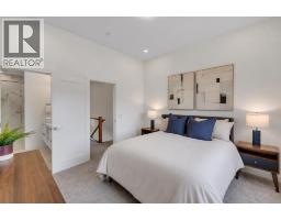 2327b Osborne Crescent Sw, Calgary, AB T2T0Y7 Photo 16