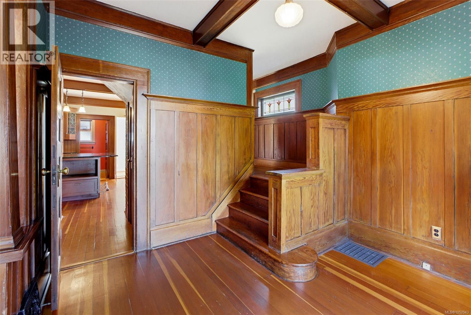 1271 McKenzie St, Victoria - Image 1