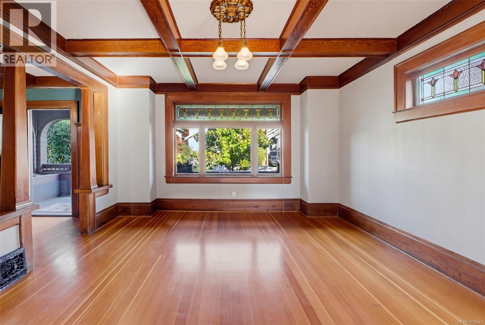 1271 McKenzie St, Victoria - Image 1