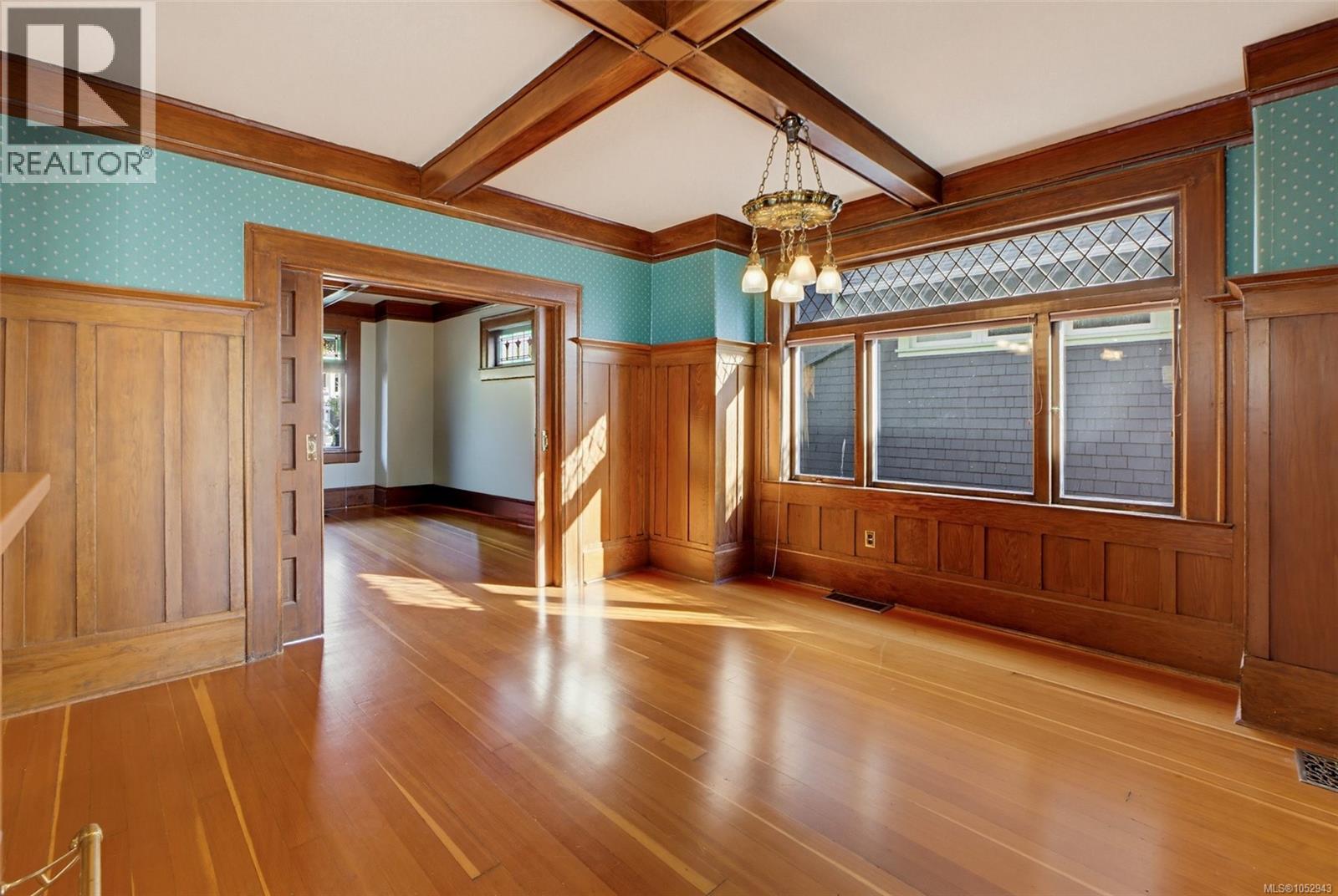 1271 McKenzie St, Victoria - Image 1