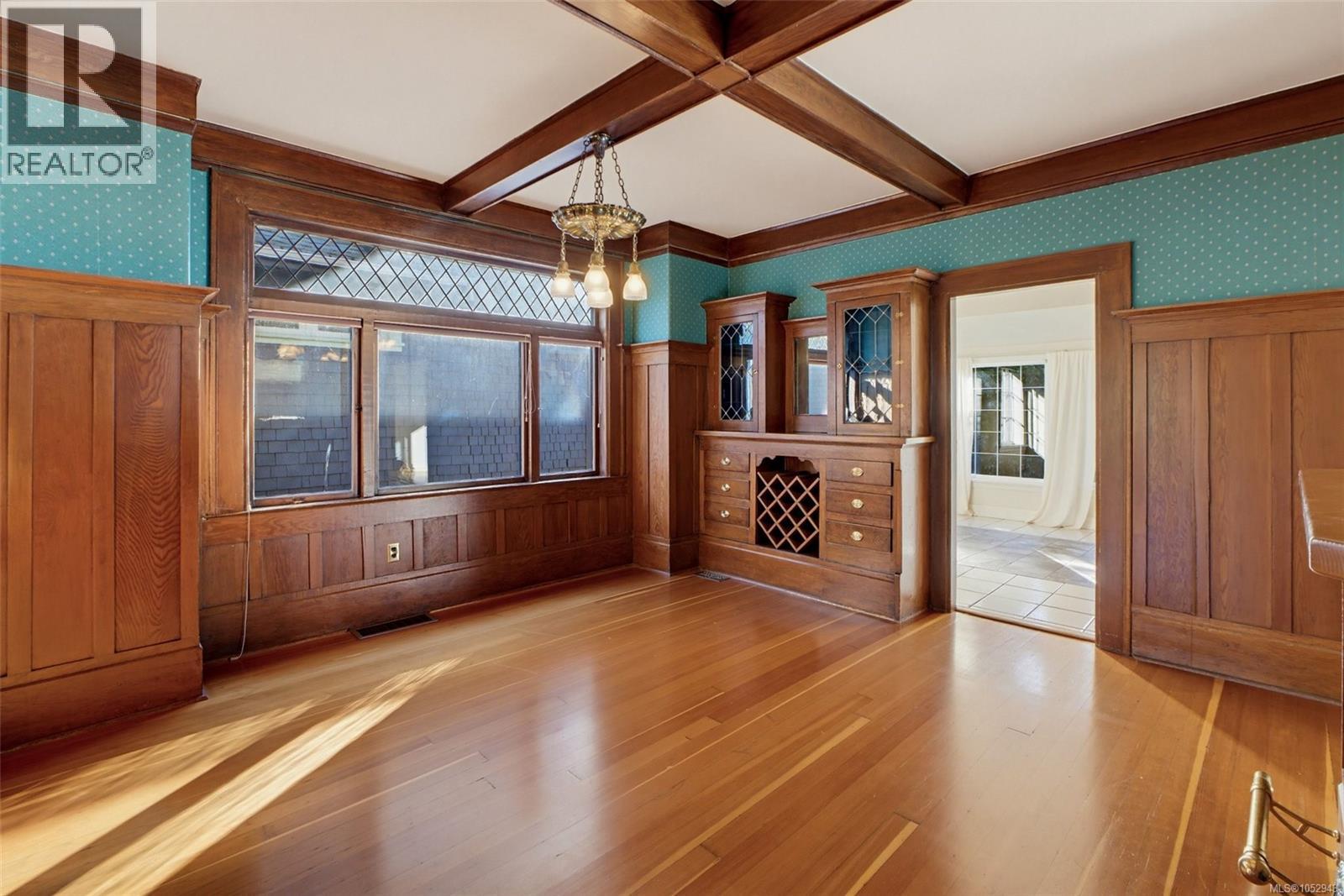 1271 McKenzie St, Victoria - Image 1