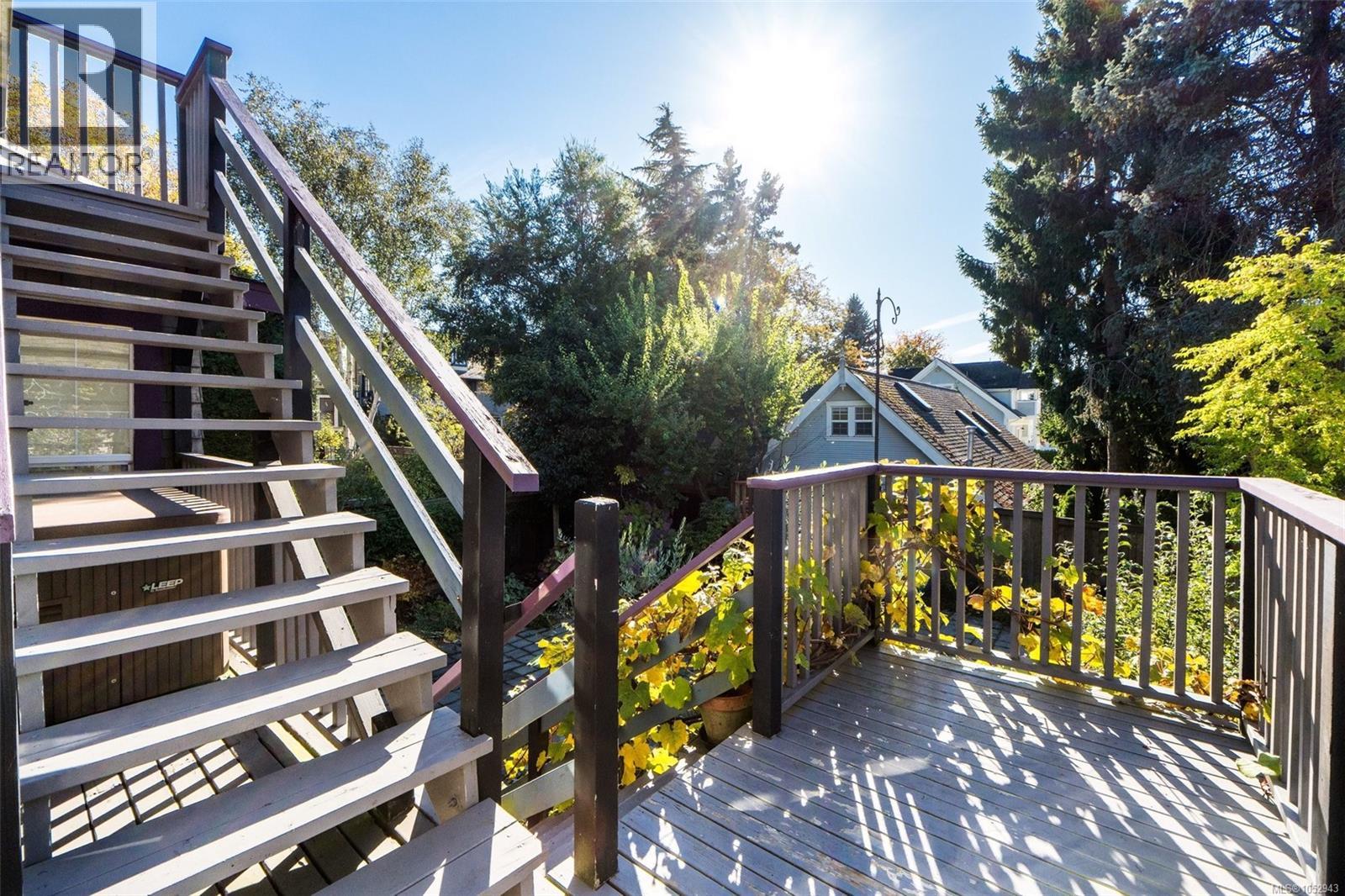 1271 McKenzie St, Victoria - Image 1