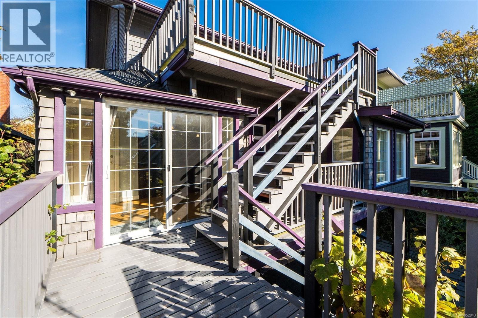 1271 McKenzie St, Victoria - Image 1
