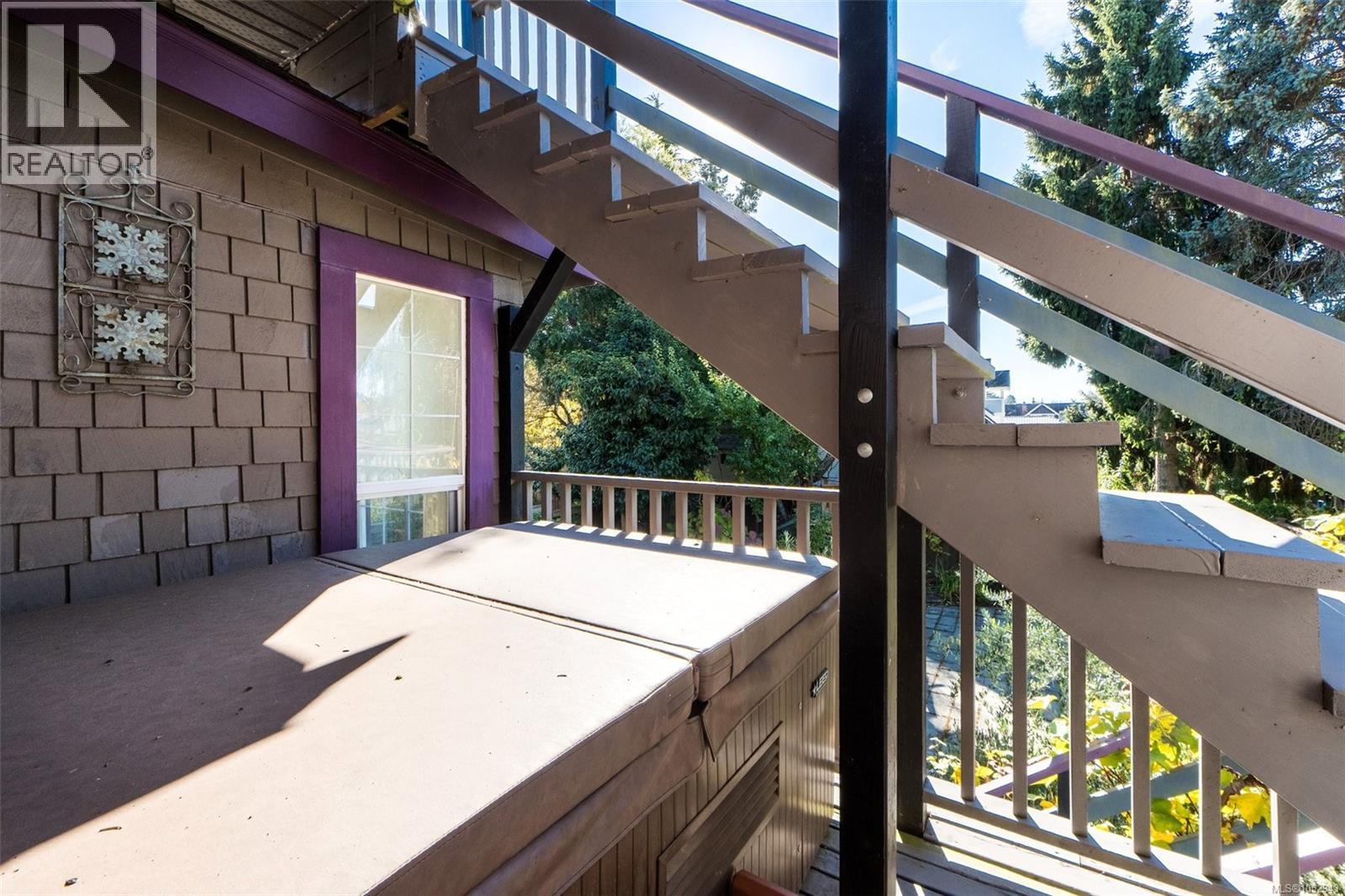 1271 McKenzie St, Victoria - Image 1