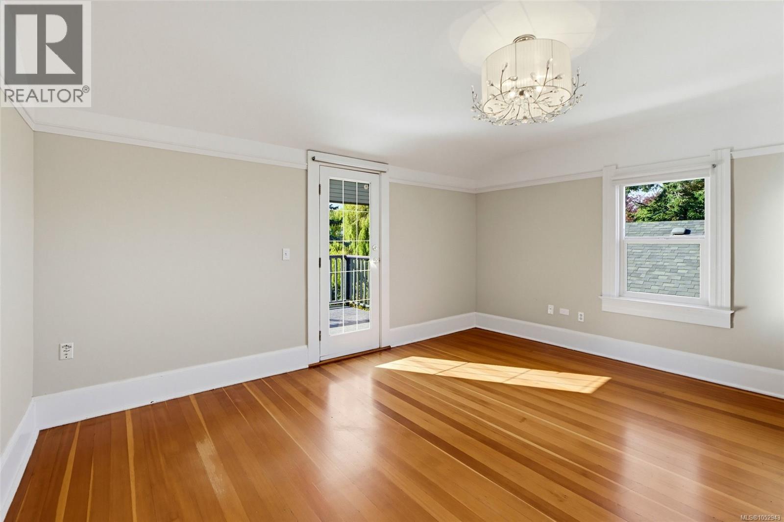 1271 McKenzie St, Victoria - Image 1