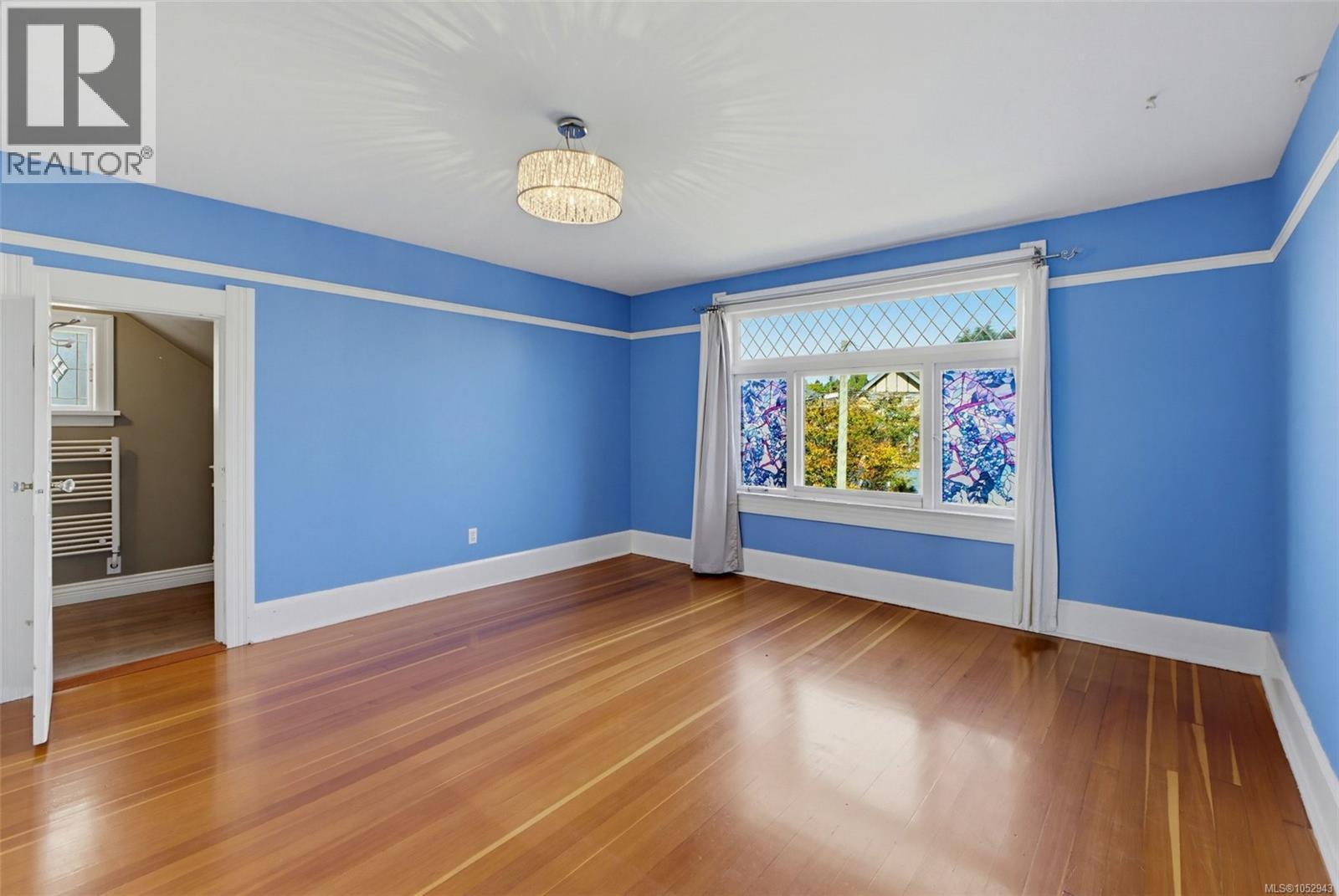 1271 McKenzie St, Victoria - Image 1