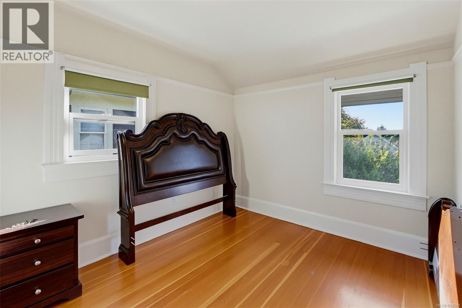 1271 McKenzie St, Victoria - Image 1