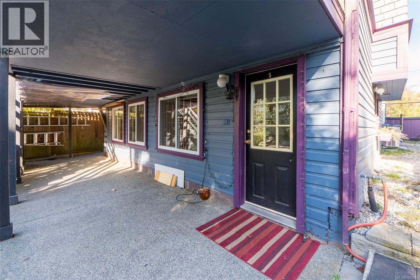 1271 McKenzie St, Victoria - Image 1