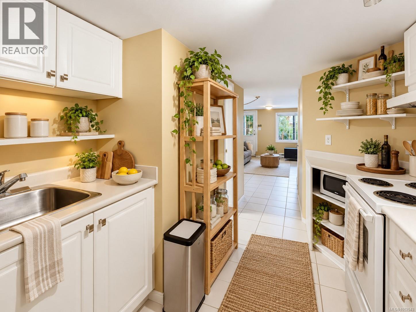 1271 McKenzie St, Victoria - Image 1