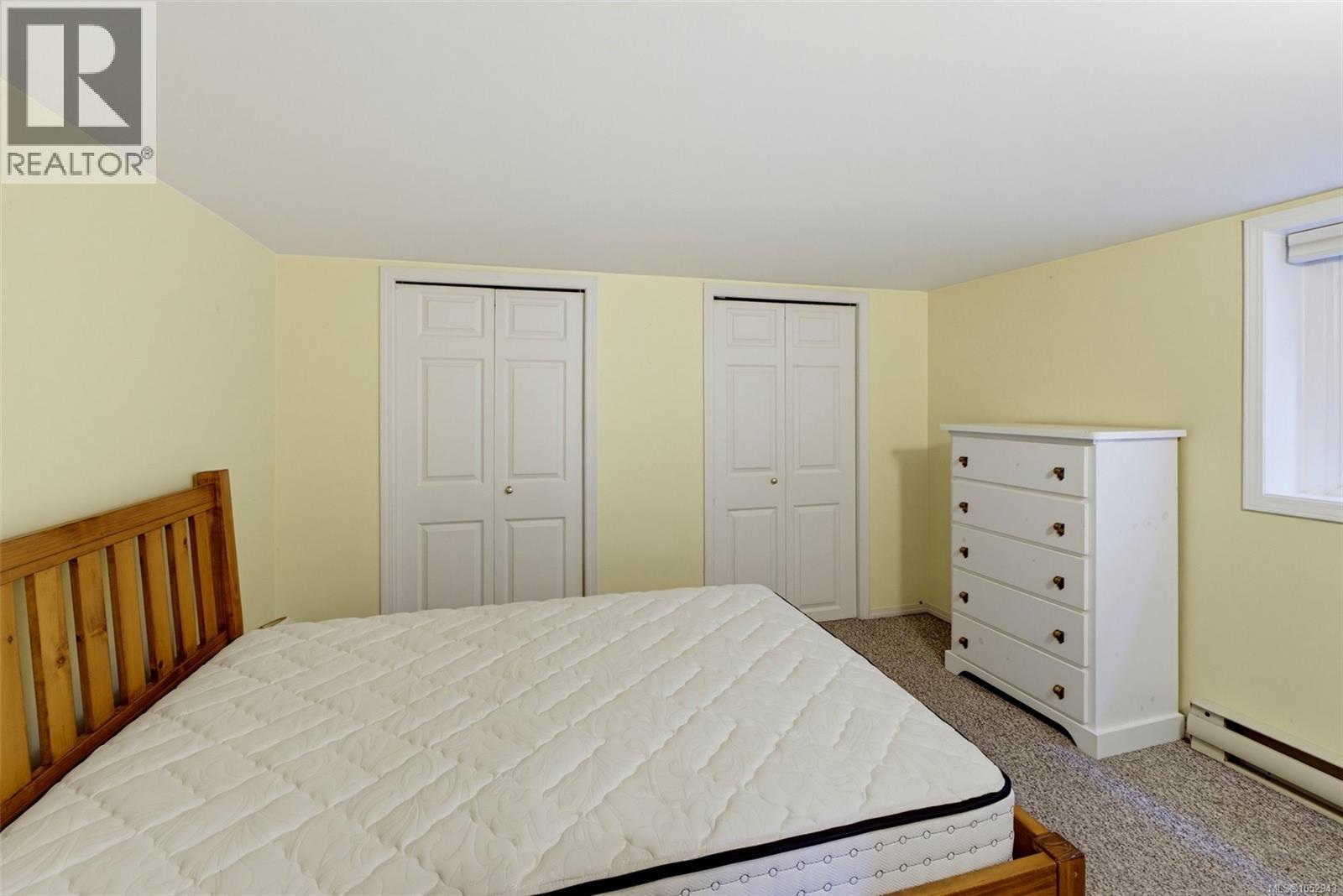 1271 McKenzie St, Victoria - Image 1