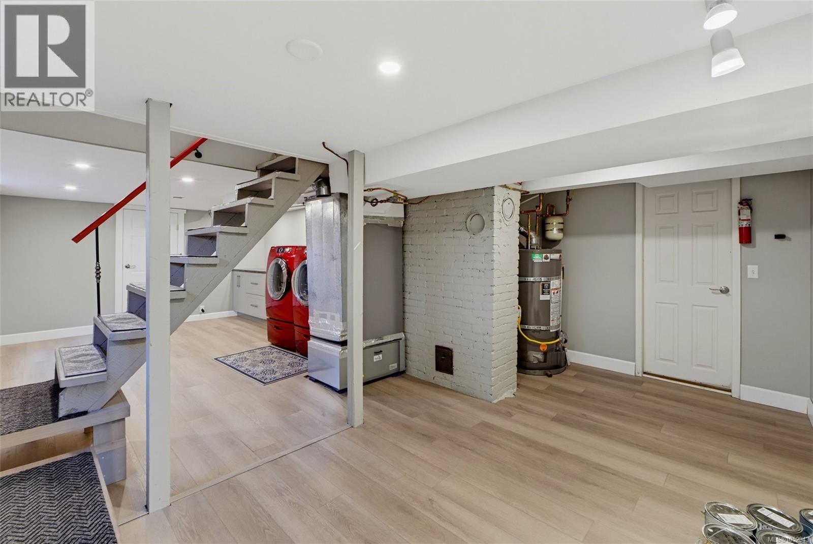 1271 McKenzie St, Victoria - Image 1