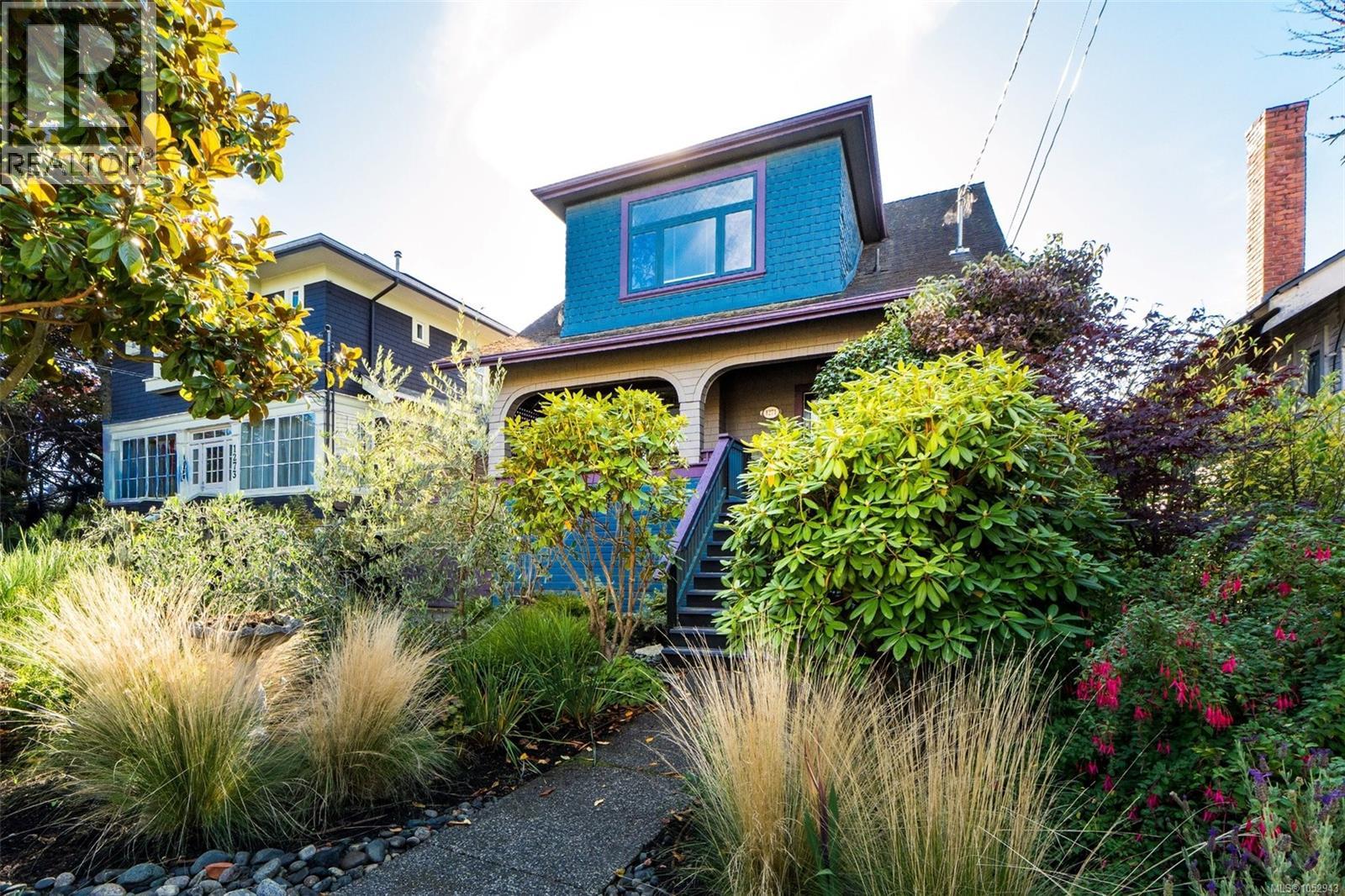 1271 McKenzie St, Victoria - Image 1