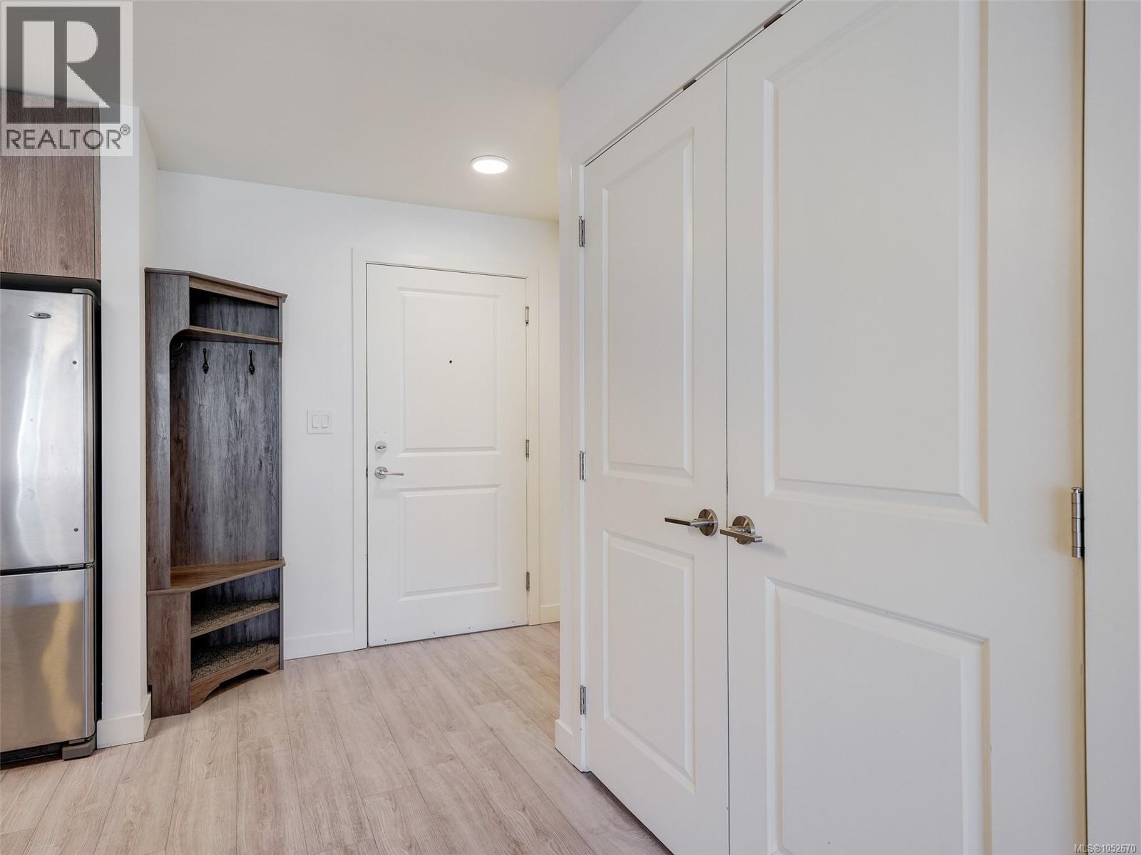 303 110 Presley Place, View Royal