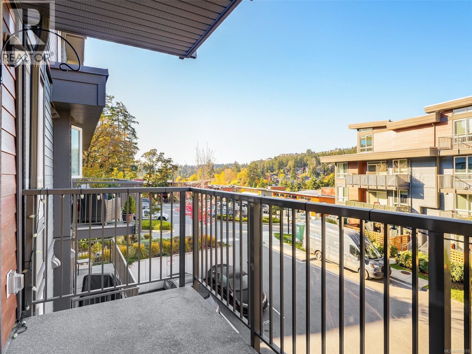 303 110 Presley Place, View Royal