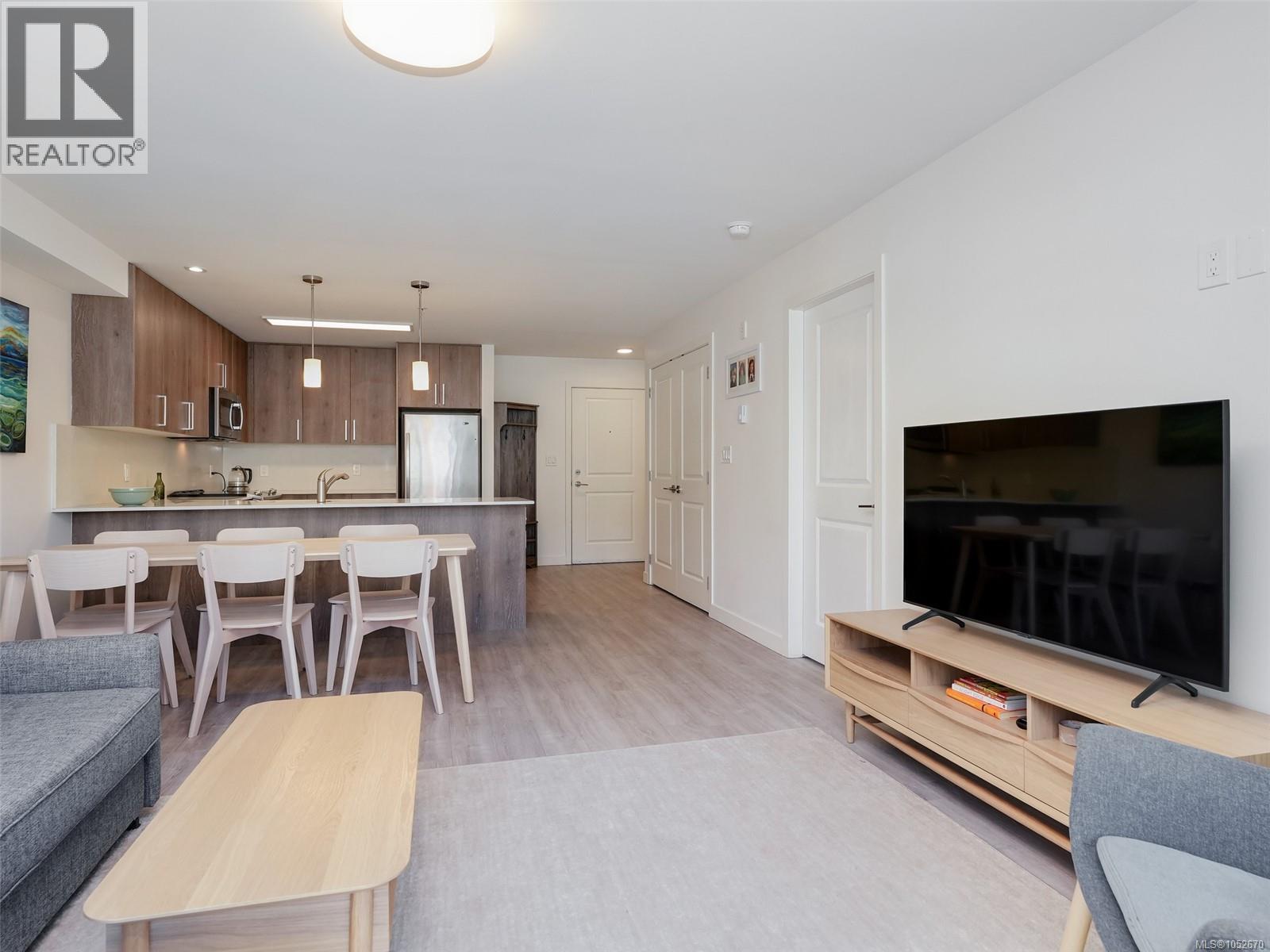 303 110 Presley Place, View Royal