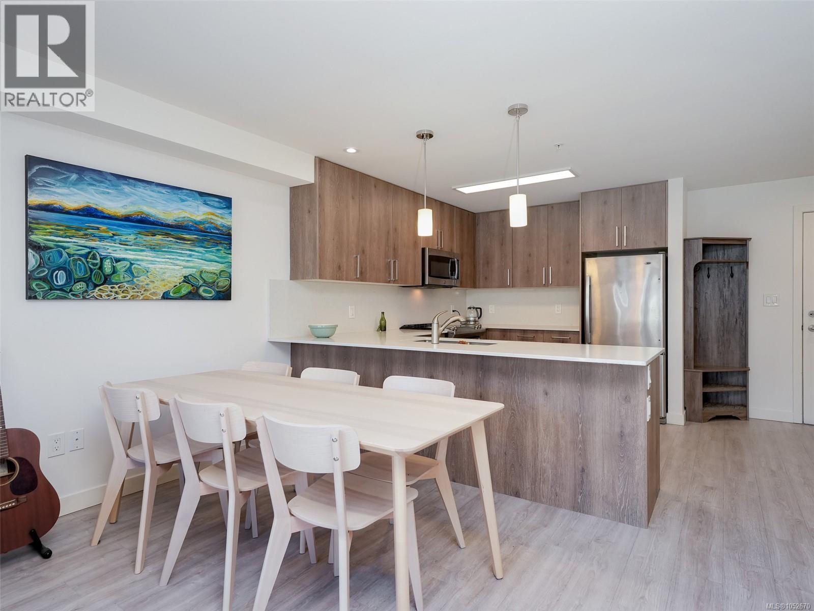 303 110 Presley Place, View Royal