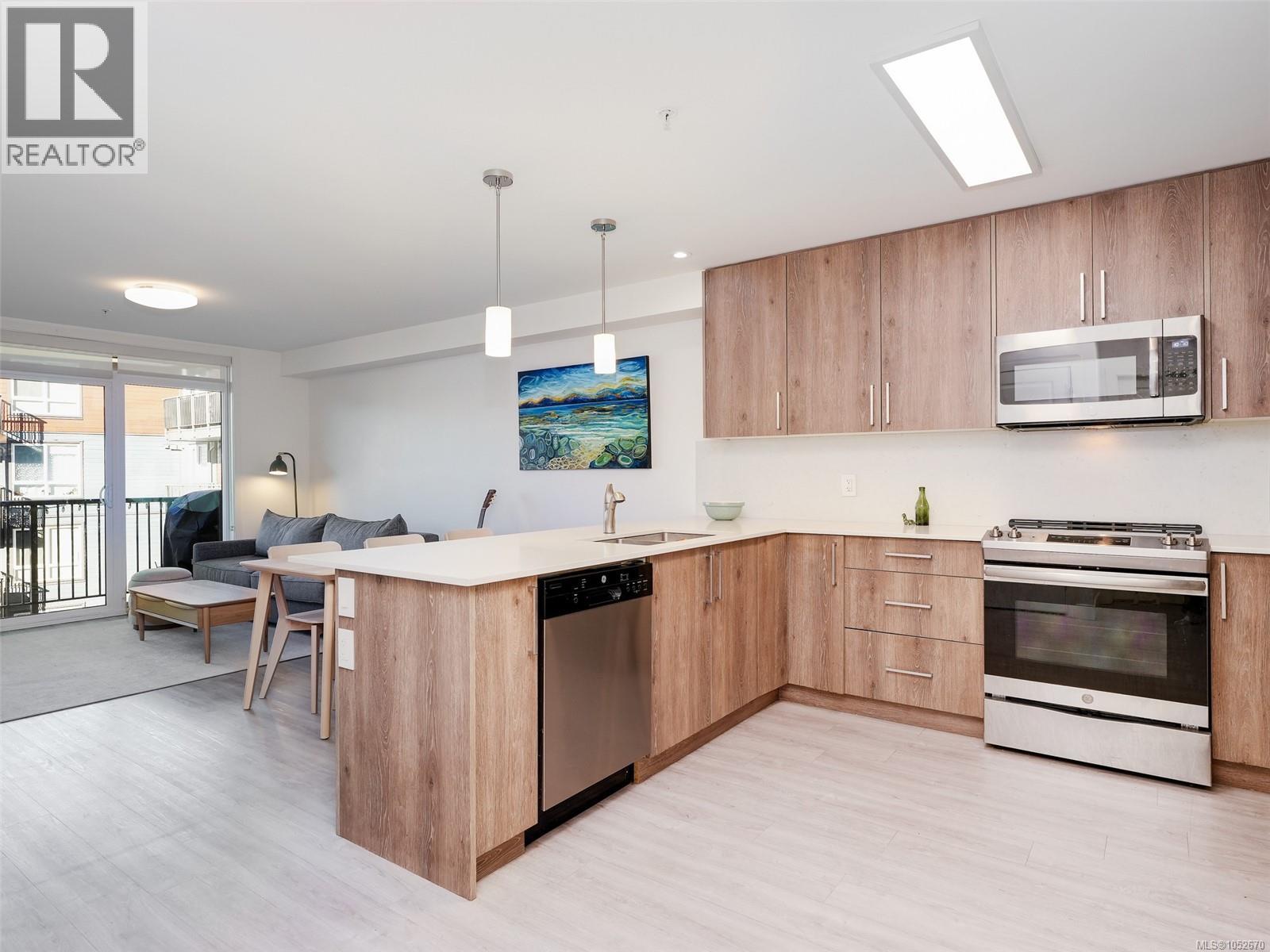 303 110 Presley Place, View Royal