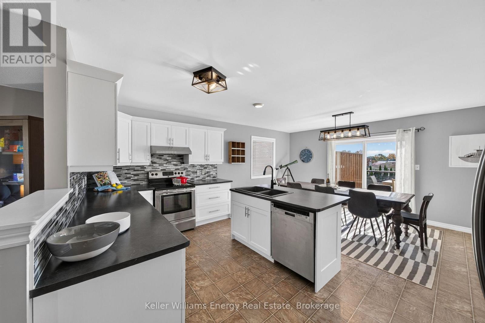 53 Lake Breeze Court, Prince Edward County, ON photo 9