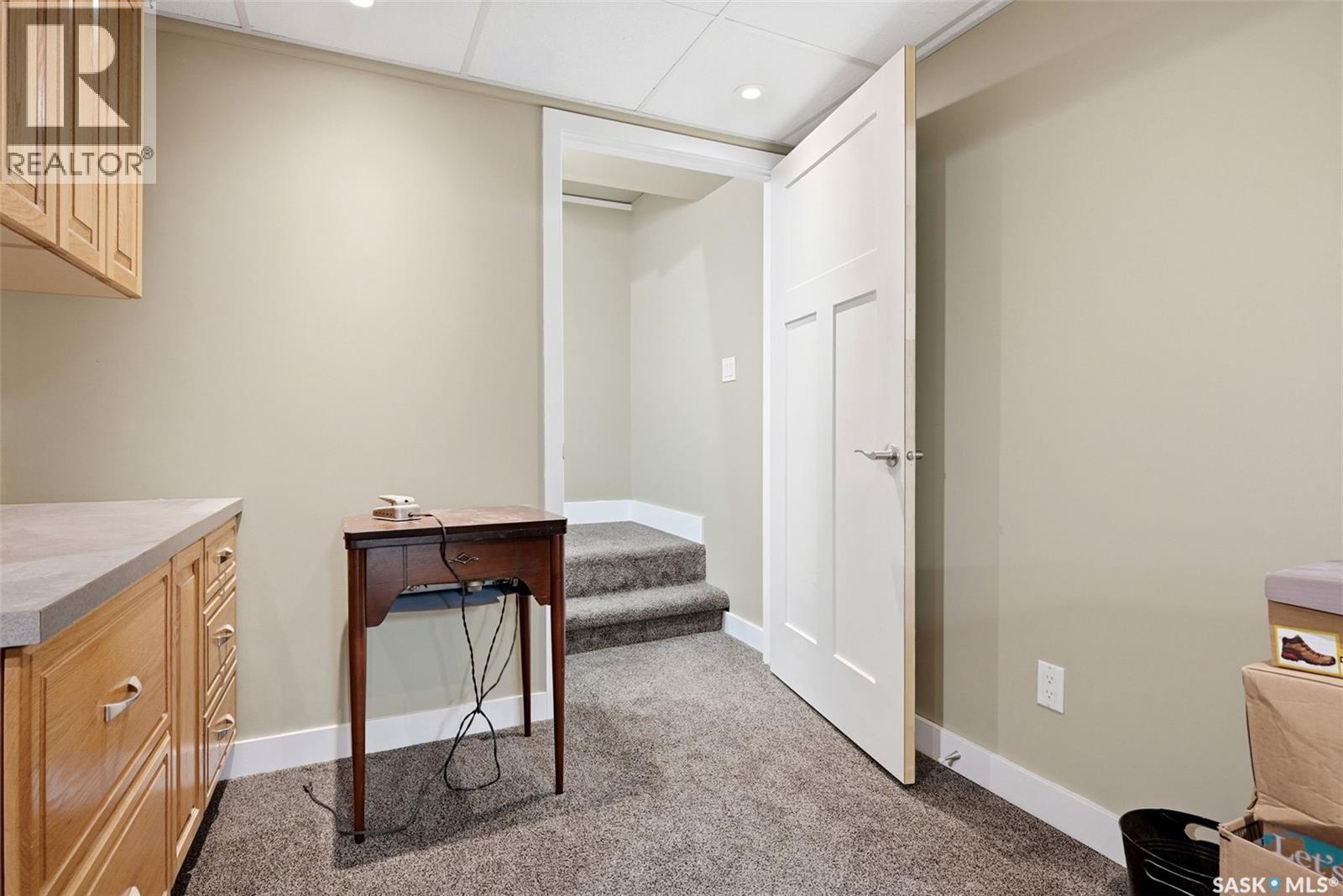 304 Halifax STREET N, Regina — photo 18