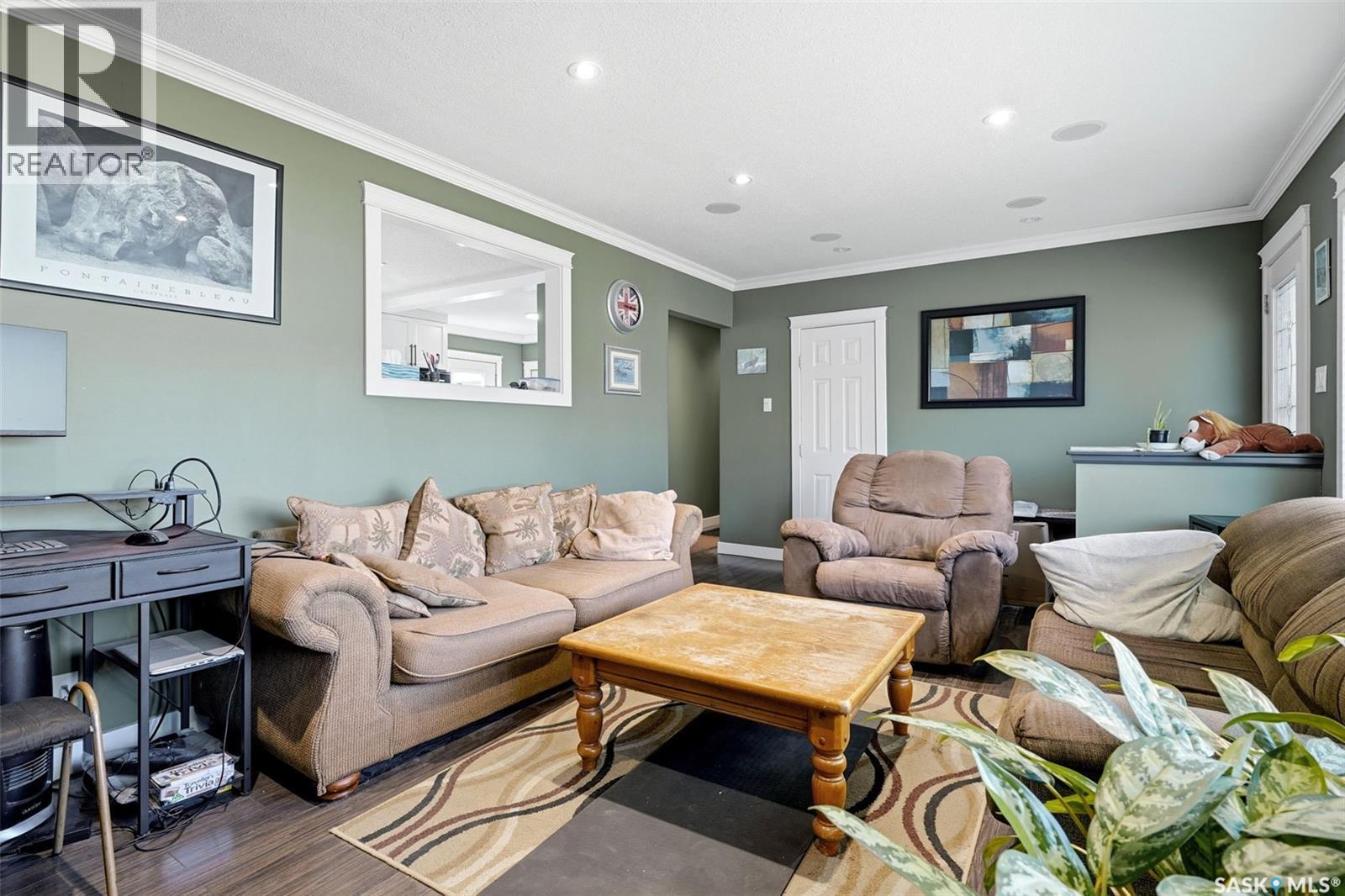 304 Halifax STREET N, Regina — photo 4