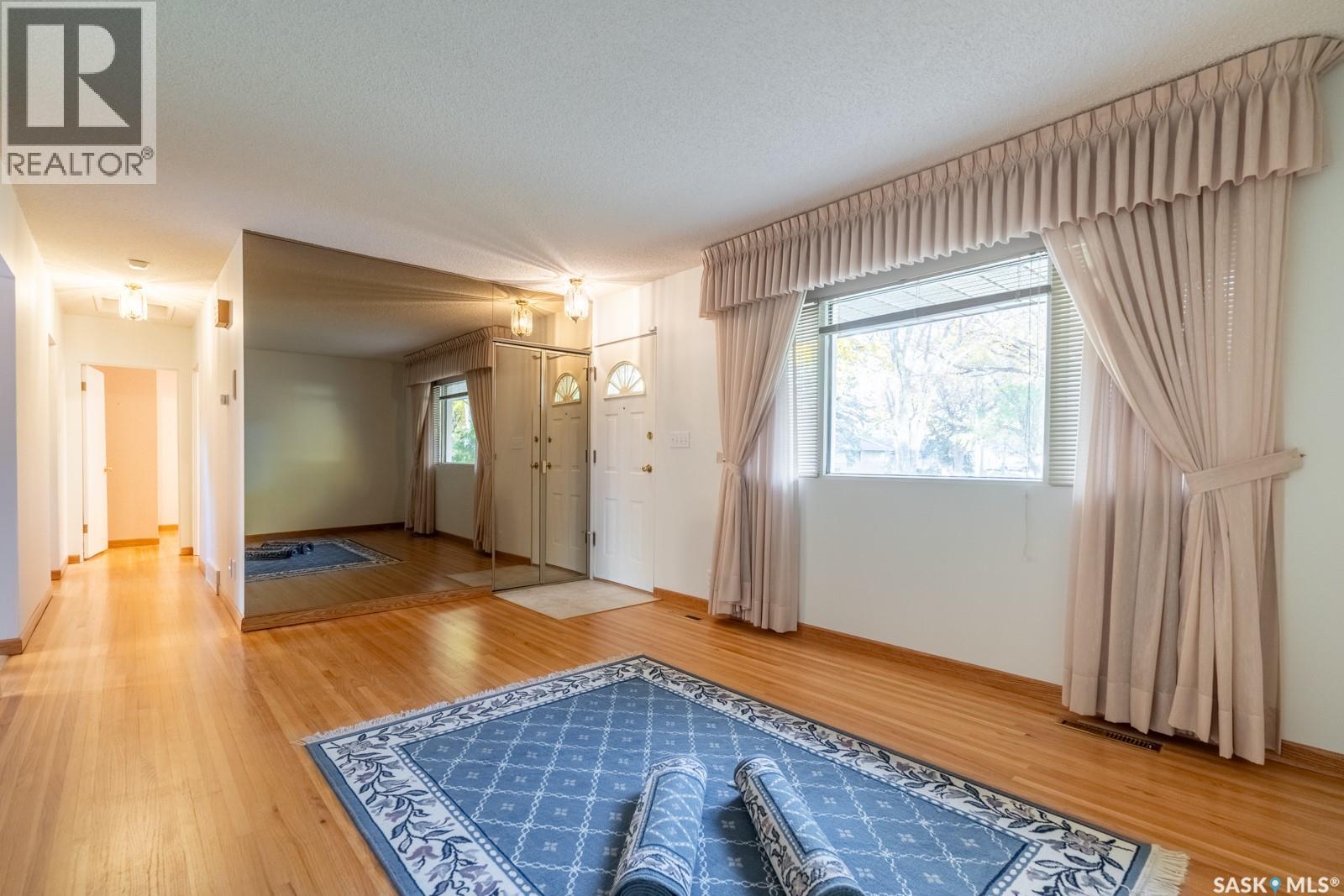 224 FRONTENAC DRIVE, Regina — photo 4