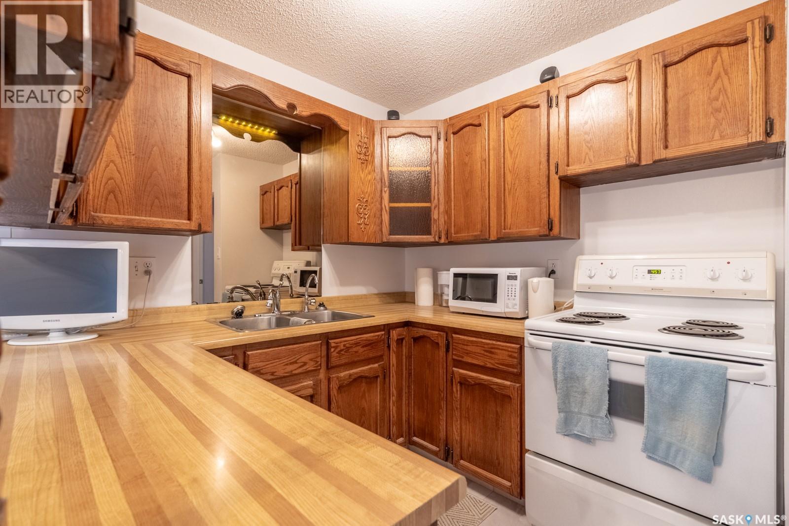 224 FRONTENAC DRIVE, Regina — photo 7