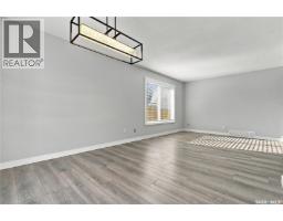Dining nook - 427 Poth Way, Saskatoon, SK S7M4V8 Photo 11