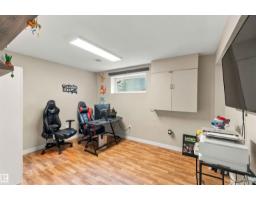 9531 Simpson Co Nw, Edmonton, AB T6R0T8 Photo 39
