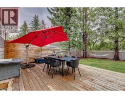 5327 17 Avenue SW, Calgary — photo 32