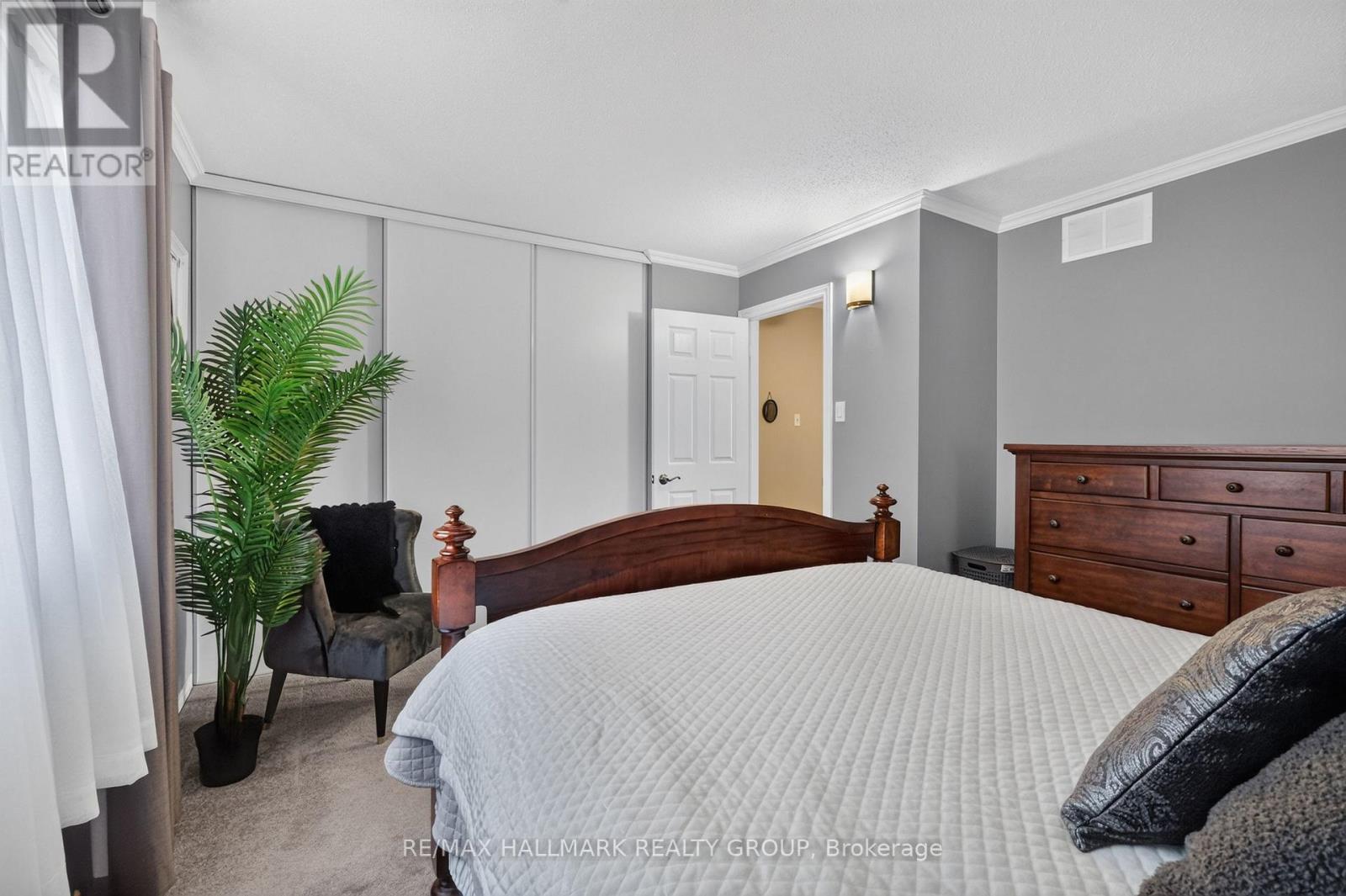 #38 953 COOKSHIRE CRESCENT - 27
