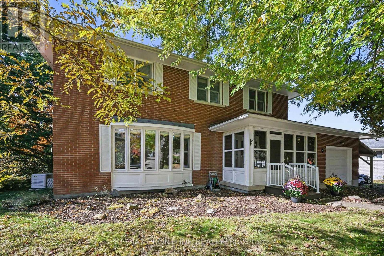 12 Glenview Crescent, photo 1 of 47