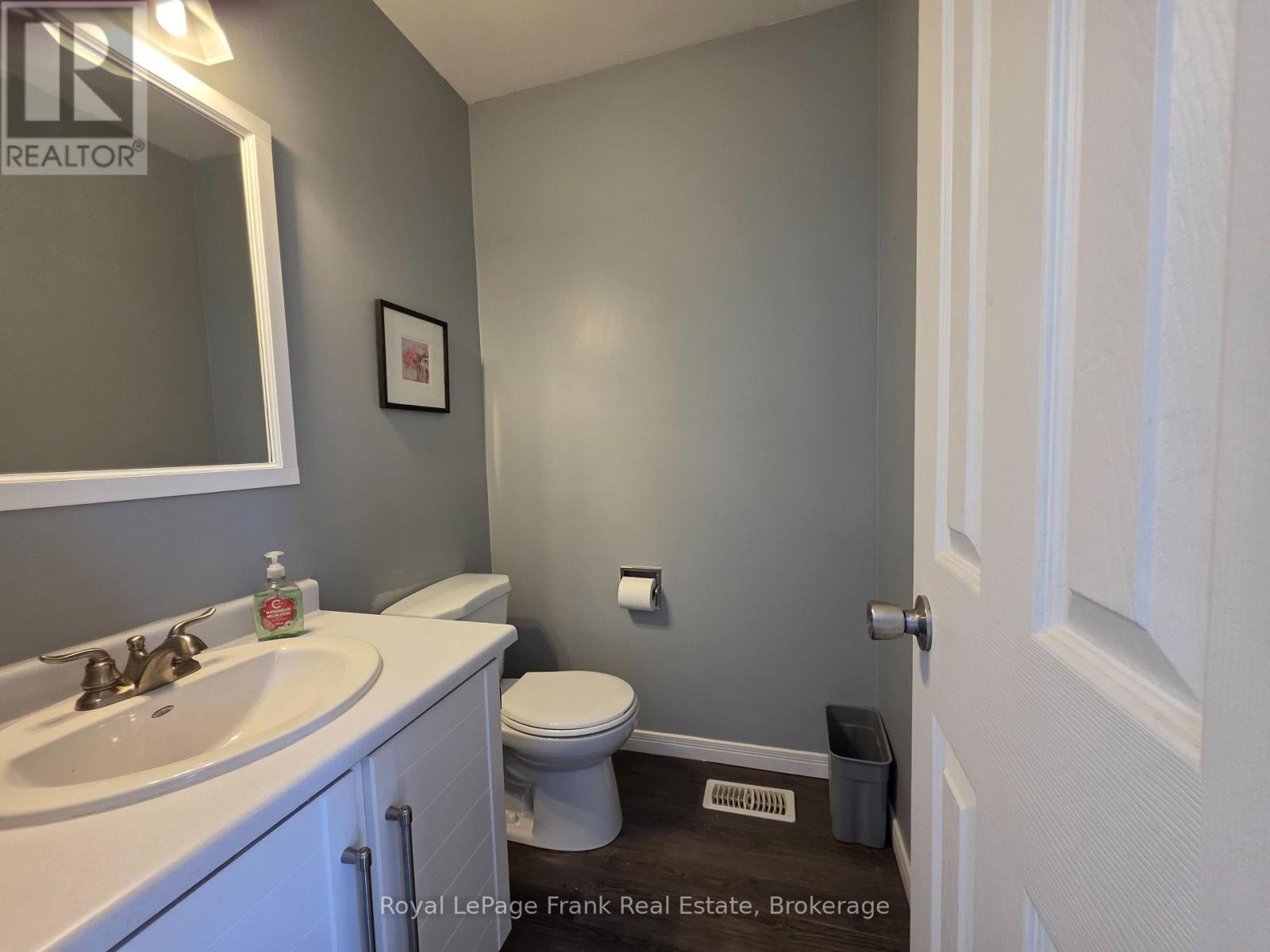 35 Kingsview Court, Clarington, ON photo 5