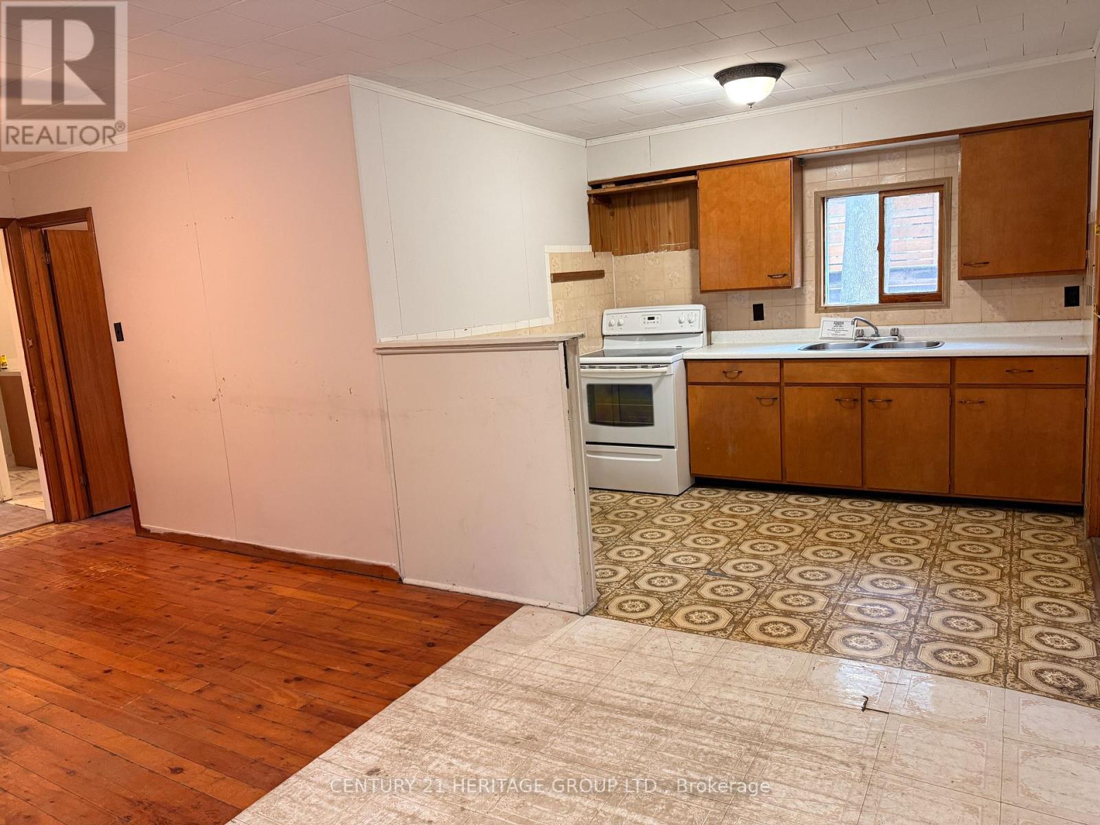 714 10th Line, Innisfil photo 2