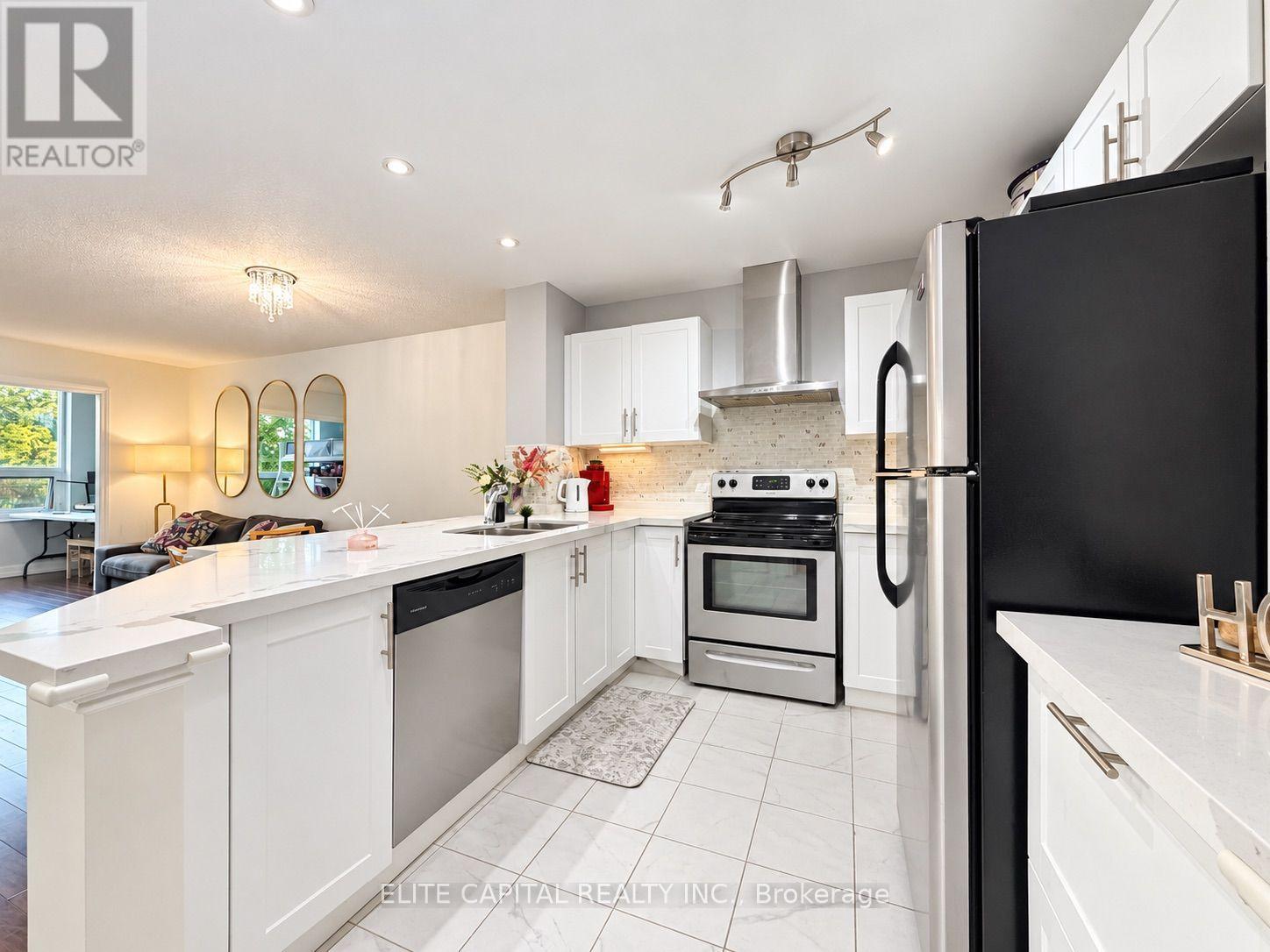 115 - 326 MAJOR MACKENZIE DRIVE E, Richmond Hill (Crosby)