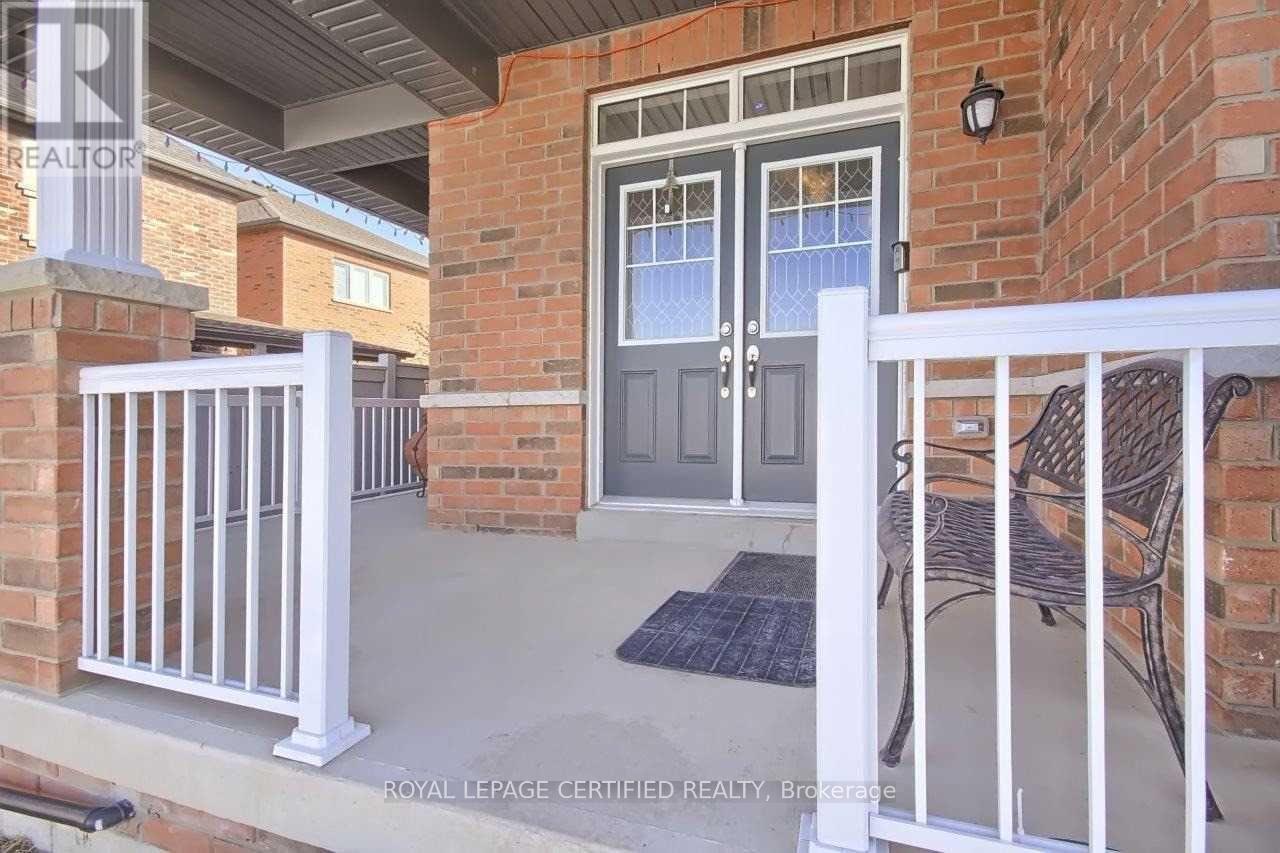 170 Gibson Circle, Bradford West Gwillimbury photo 2