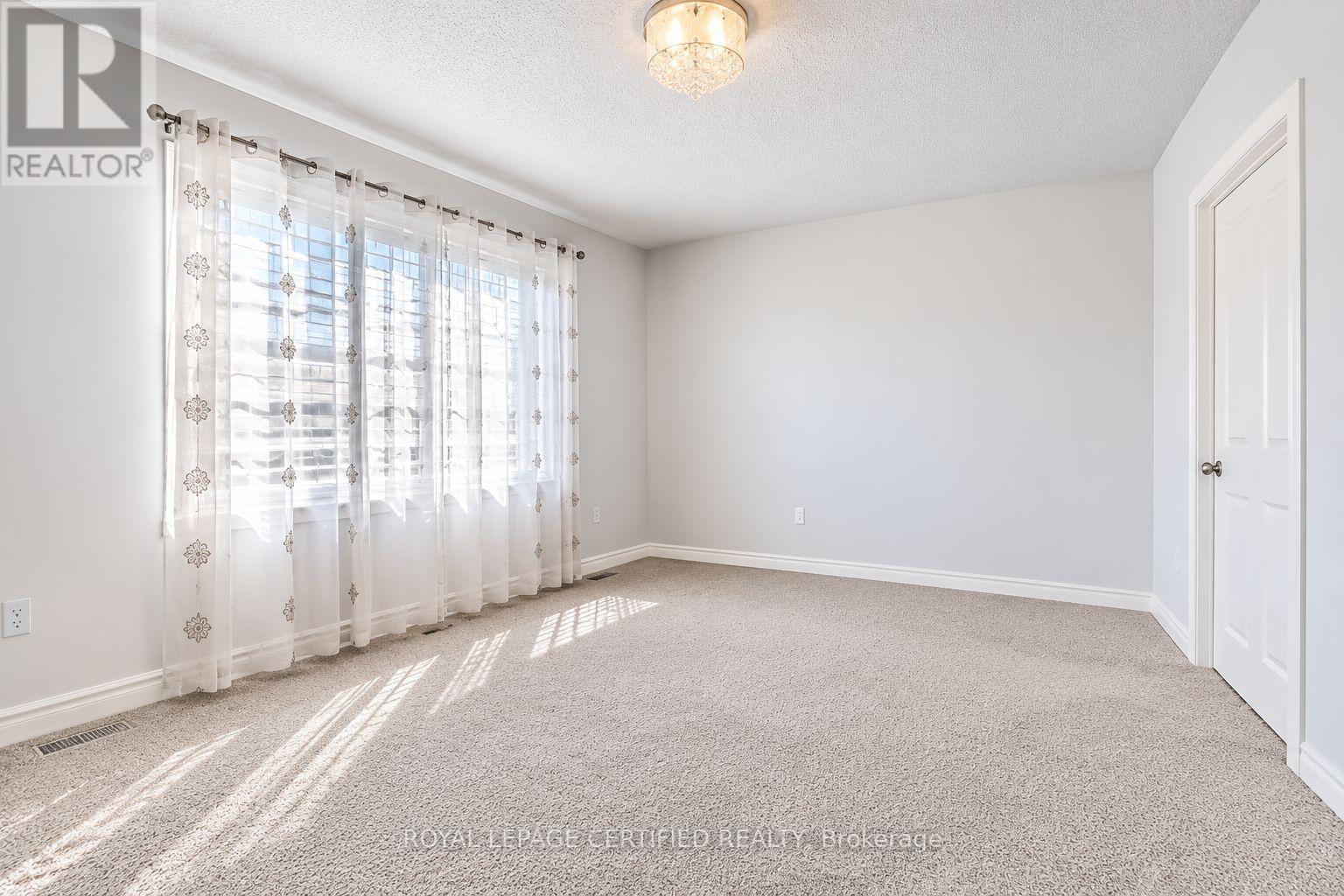 170 Gibson Circle, Bradford West Gwillimbury photo 21